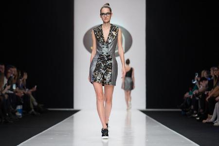 Auf den diesjährigen Fashion Weeks in Paris, New York, London und Mailand schickten diverse Designer ihre Models ohne Absatz... Auf den diesjährigen Fashion Weeks in Paris, New York, London und Mailand schickten diverse Designer ihre Models ohne Absatz...