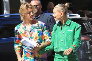 Justin und Hailey Bieber: Das ist der Sänger auf ihrer Hochzeit