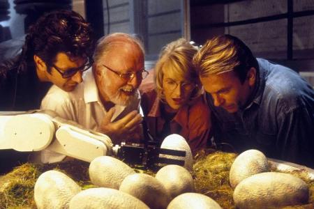 Jeff Goldblum mit Richard Attenborough, Laura Dern und Sam Neill (v.l.n.r.) in 