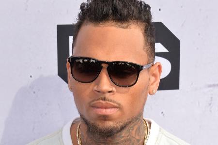 Chris Brown: Ein anzüglicher Kommentar kam bei Rihannas Fans nicht gut an Chris Brown: Ein anzüglicher Kommentar kam bei Rihannas Fans nicht gut an