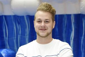 "GZSZ"-Star Felix van Deventer hat sich die Wirbelsäule gebrochen