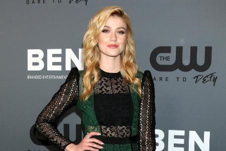 Schauspielerin Katherine McNamara im grün-schwarzen Partykleid Schauspielerin Katherine McNamara im grün-schwarzen Partykleid
