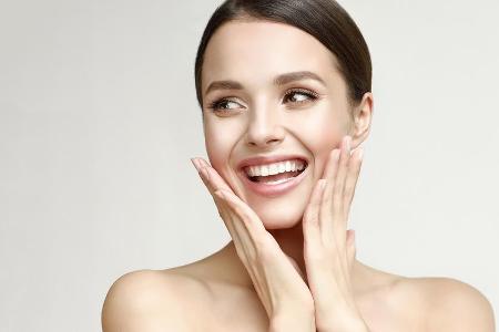 Große Poren? Mit diesen Tipps wird der Teint ebenmäßiger!
