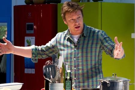 Jamie Oliver kümmert sich wohl nicht um seine entlassenen Mitarbeiter Jamie Oliver kümmert sich wohl nicht um seine entlassenen Mitarbeiter