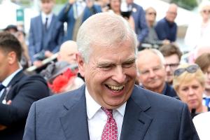 Prinz Andrew äußert sich erstmals zum Epstein-Skandal