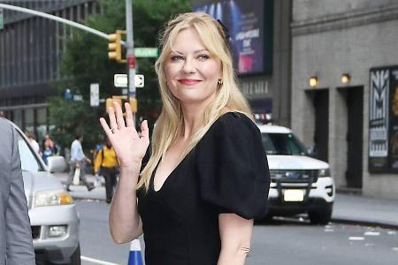 Schauspielerin Kirsten Dunst unterwegs in New York Schauspielerin Kirsten Dunst unterwegs in New York