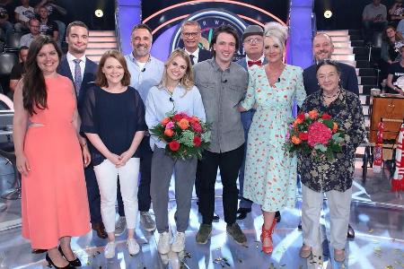 Einer dieser Kandidaten wird die Million von Günther Jauch überreicht bekommen. Einer dieser Kandidaten wird die Million von Günther Jauch überreicht bekommen.
