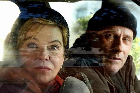 Frieren den ganzen Film über: die Kommissare Brix und Janneke Frieren den ganzen Film über: die Kommissare Brix und Janneke