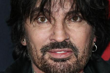 Tommy Lee flucht, wenn Tommy Lee fluchen will! Tommy Lee flucht, wenn Tommy Lee fluchen will!