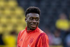 Bayern-Spieler Alphonso Davies singt Whitney Houston