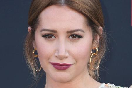 Ashley Tisdale überzeugt mit ihrem Make-up Ashley Tisdale überzeugt mit ihrem Make-up
