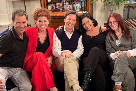 Strahlende Gesichter bei Eric McCormack (v.l.), Debra Messing, Sean Hayes, Demi Lovato und Megan Mullally Strahlende Gesichter bei Eric McCormack (v.l.), Debra Messing, Sean Hayes, Demi Lovato und Megan Mullally