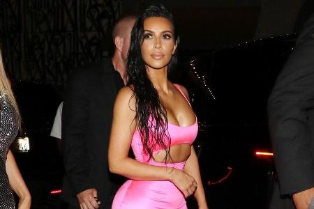 Zu viel des Guten muss nicht sein: Kim Kardashian hat es mit ihrem Outfit etwas übertrieben
