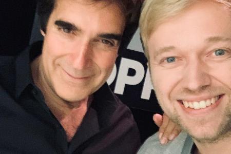 Bitte lächeln: Marc Weide trifft sein Vorbild David Copperfield Bitte lächeln: Marc Weide trifft sein Vorbild David Copperfield