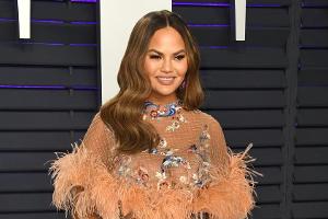 Chrissy Teigen teilt Foto von Sohn Miles im Jon-Schnee-Look