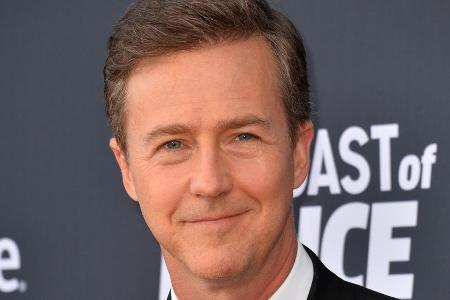 Schauspieler Edward Norton würde seinen Sohn am liebsten vor der Smartphone-Welt beschützen Schauspieler Edward Norton würde seinen Sohn am liebsten vor der Smartphone-Welt beschützen