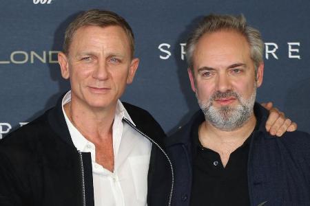 Daniel Craig (l.) und Sam Mendes drehten gemeinsam drei Daniel Craig (l.) und Sam Mendes drehten gemeinsam drei