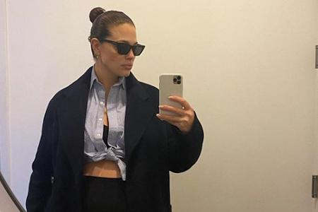 Ashley Graham würde lieber auf die Klamotten verzichten Ashley Graham würde lieber auf die Klamotten verzichten