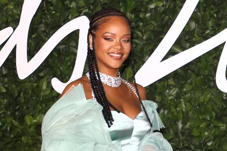 Rihanna macht sich auf Kosten ihrer Fans lustig Rihanna macht sich auf Kosten ihrer Fans lustig