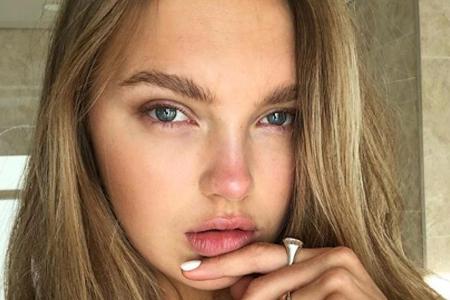 Model Romee Strijd begeistert ihre Follower mit einem Selfie Model Romee Strijd begeistert ihre Follower mit einem Selfie
