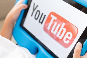 Mit YouTube Geld verdienen? Diese Kinder scheffeln Millionen