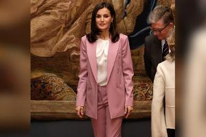 Königin Letizia von Spanien beweist Stil im Designer-Ensemble