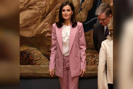 Königin Letizia von Spanien im Königspalast in Madrid Königin Letizia von Spanien im Königspalast in Madrid