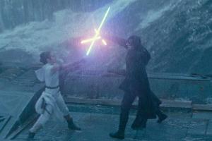 Daisy Ridley als Rey und Adam Driver als Kylo Ren in "Star Wars: Der Aufstieg Skywalkers"