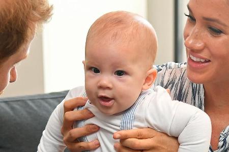 Niedliche Weihnachtsgrüße von Prinz Harry, Herzogin Meghan und Baby Archie eingetrudelt Niedliche Weihnachtsgrüße von Prinz Harry, Herzogin Meghan und Baby Archie eingetrudelt