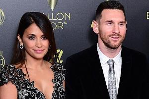 Mit der Familie in Paris: Lionel Messi erhält den "Ballon d'Or"