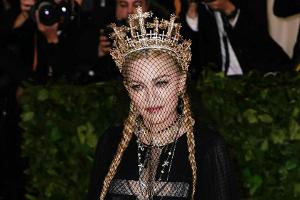 "Unbeschreibliche Schmerzen": Fans in großer Sorge um Madonna