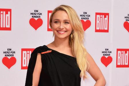 Von ihrer langen, blonden Mähne hat sich Hayden Panettiere verabschiedet Von ihrer langen, blonden Mähne hat sich Hayden Panettiere verabschiedet
