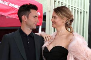 Adam Levine: Nachträgliche Geburtstagsgrüße von Behati Prinsloo
