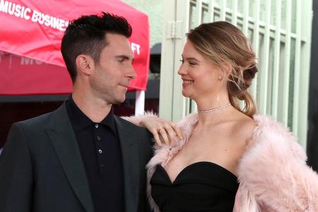 Adam Levine und Behati Prinsloo sind seit 2014 verheiratet Adam Levine und Behati Prinsloo sind seit 2014 verheiratet