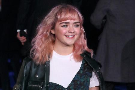 Maisie Williams hat Spaß mit den lustigen Bildern ihrer Maisie Williams hat Spaß mit den lustigen Bildern ihrer