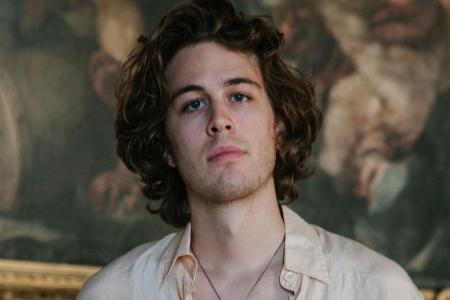Filippo Bonamici ist die gesangliche Stimme hinter Fil Bo Riva Filippo Bonamici ist die gesangliche Stimme hinter Fil Bo Riva