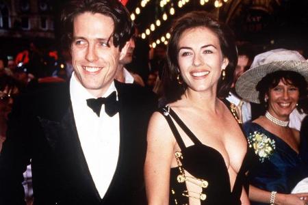 Elizabeth Hurley in ihrem legendären Kleid von Versace