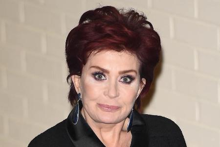 Sharon Osbourne ist nicht gut auf Simon Cowell zu sprechen Sharon Osbourne ist nicht gut auf Simon Cowell zu sprechen