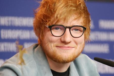 Seine roten Haare und seine Brille sind heute Ed Sheerans Markenzeichen Seine roten Haare und seine Brille sind heute Ed Sheerans Markenzeichen