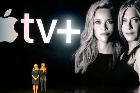 Jennifer Aniston (r.) und Reese Witherspoon bei der Vorstellung ihrer neuen Serie Jennifer Aniston (r.) und Reese Witherspoon bei der Vorstellung ihrer neuen Serie