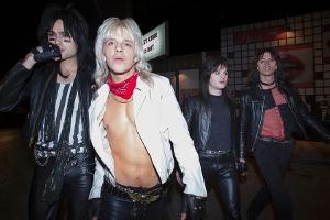 Mötley Crüe: "The Dirt"-Crew-Mitglied verklagt Band und Netflix
