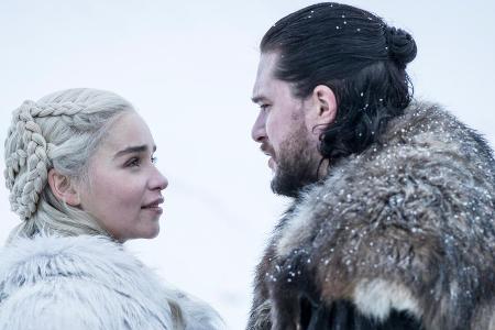 Weniger Zeit für ihre Liebe? Jon Schnee (Kit Harington) und Daenerys Targaryen (Emilia Clarke) Weniger Zeit für ihre Liebe? Jon Schnee (Kit Harington) und Daenerys Targaryen (Emilia Clarke)