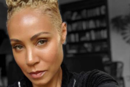 Jada Pinkett Smith zeigt ihre neue Haarfarbe Jada Pinkett Smith zeigt ihre neue Haarfarbe