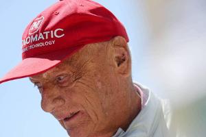 Niki Lauda liegt wieder auf der Intensivstation