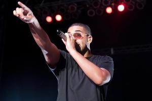 Wegen altem Konzert-Video: Rapper Drake gerät in die Kritik