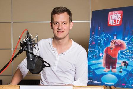 YouTuber Dennis Werth bei den Synchronarbeiten zu YouTuber Dennis Werth bei den Synchronarbeiten zu