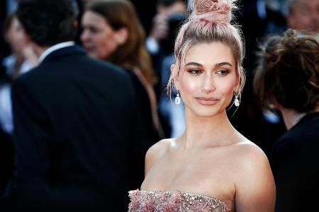 Model Hailey Rhode Bieber ist mit ihren fast 17 Millionen Instagram-Followern ganz vorne mit dabei in Sachen Social Media. D... Model Hailey Rhode Bieber ist mit ihren fast 17 Millionen Instagram-Followern ganz vorne mit dabei in Sachen Social Media. D...