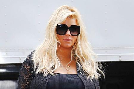 Schwangere Jessica Simpson bittet ihre Fans um Hilfe