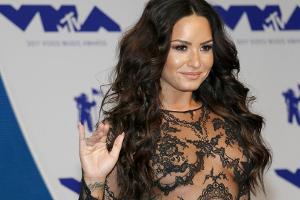 Demi Lovato blickt nachdenklich auf 2018 zurück