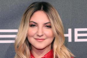 Julia Michaels veröffentlicht EP mit Selena Gomez und Niall Horan